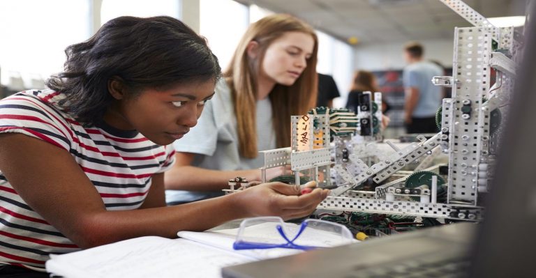 5 femmes extraordinaires qui donnent l’exemple dans les industries de l’ingénierie et de la technologie