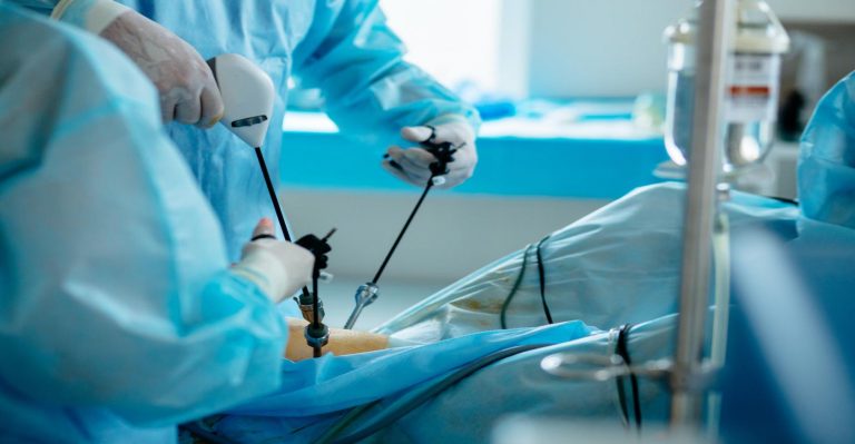 Avantages de la haute technologie Chirurgie mini-invasive.  Que réserve l’avenir?