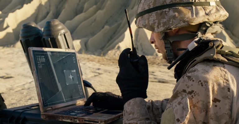 Écrasez cet ordinateur portable et il fonctionne toujours.  Bienvenue sur les appareils militaires Toughbook