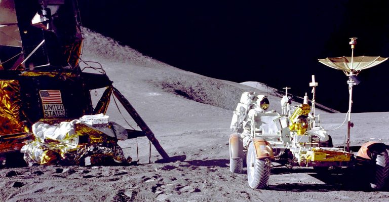 Les astronautes peuvent parcourir des kilomètres dans le nouveau buggy avancé LTV Moon Buggy de GM