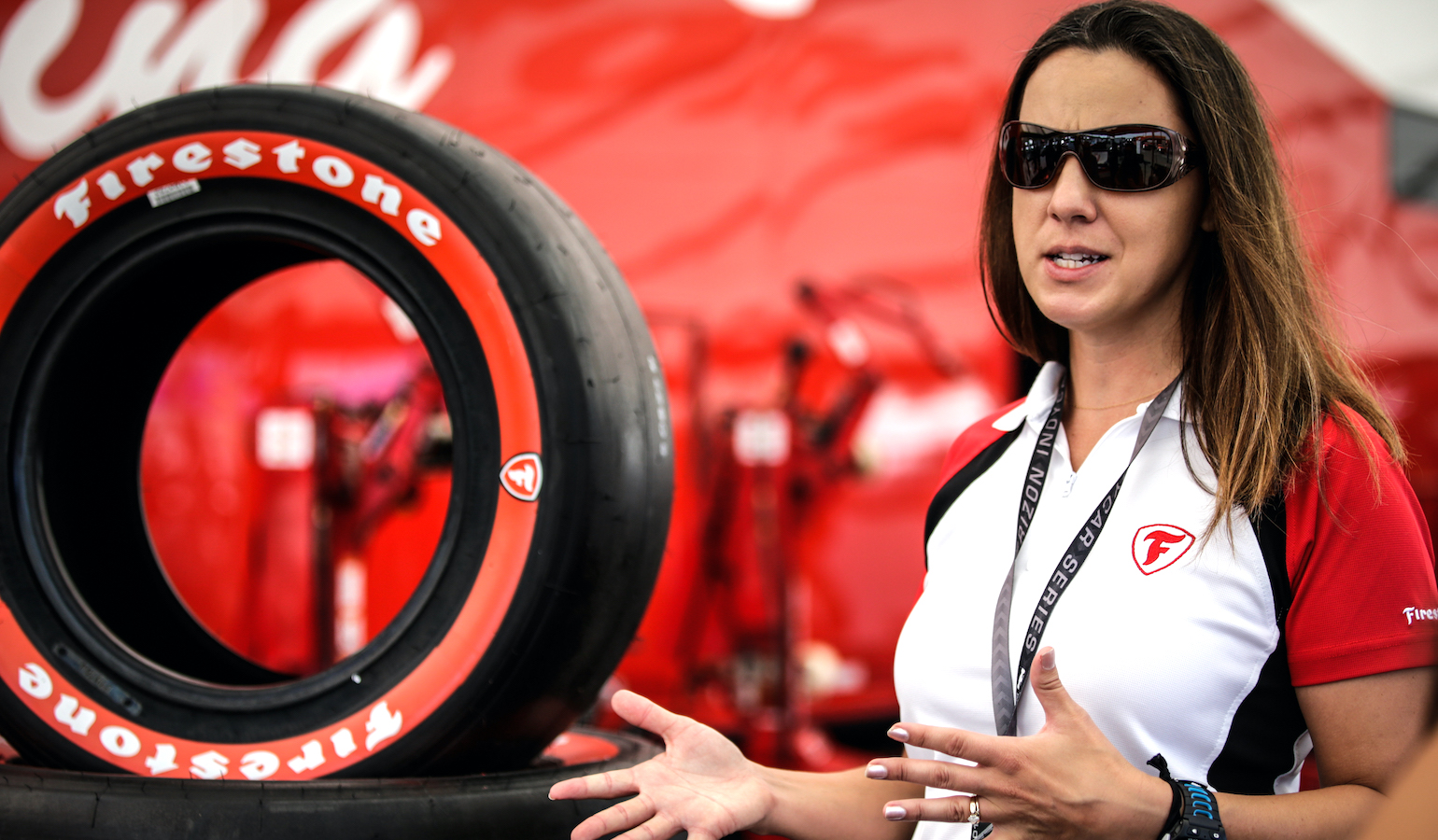 Cara Adams Firestone remplaçant Indycar Tire.jpg