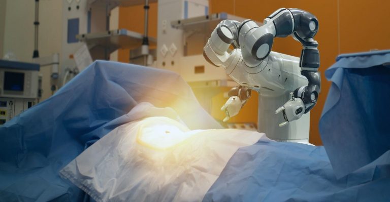 2 façons dont les robots aident les médecins et les patients