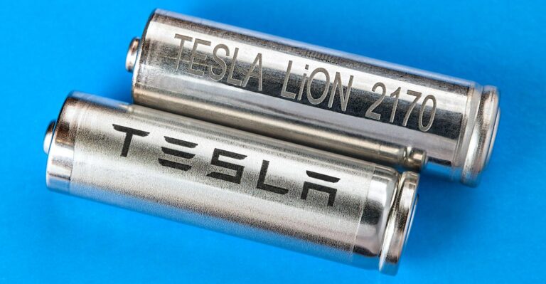 L’ancien directeur technique de Tesla, Straubel, recycle les batteries chez Redwood Materials