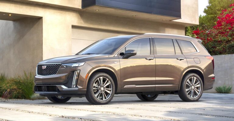 Placid 2021 Cadillac XT6 Collision Avertissement un travail en cours