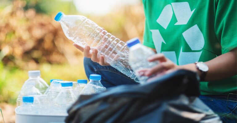 Un guide de conception de bouteilles en plastique pour une recyclabilité maximale