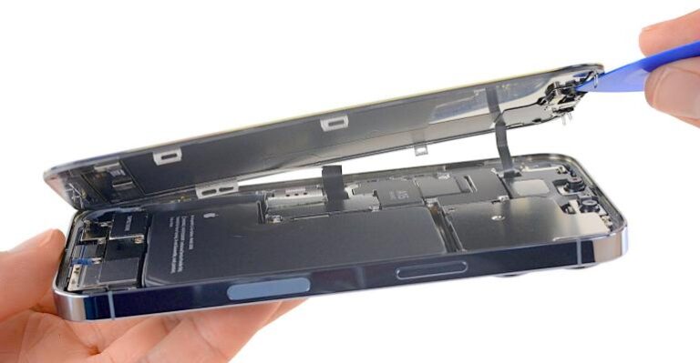 iFixIt iPhone 13 open.jpg