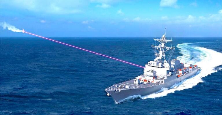 Le système d’arme laser HELIOS prend la mer