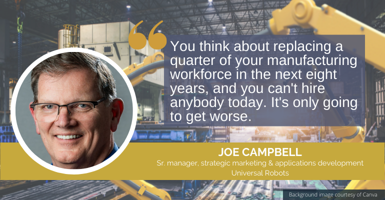 Joe Campbell, expert en fabrication, avec une usine de fabrication en arrière-plan.png