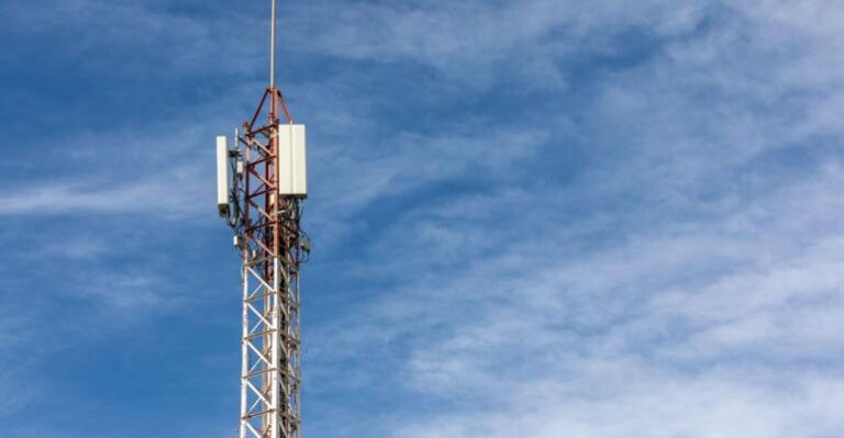 tour de téléphonie cellulaire.jpg