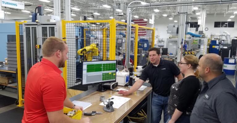 Corey Fouquette et son équipe chez Ultra Machining Co.