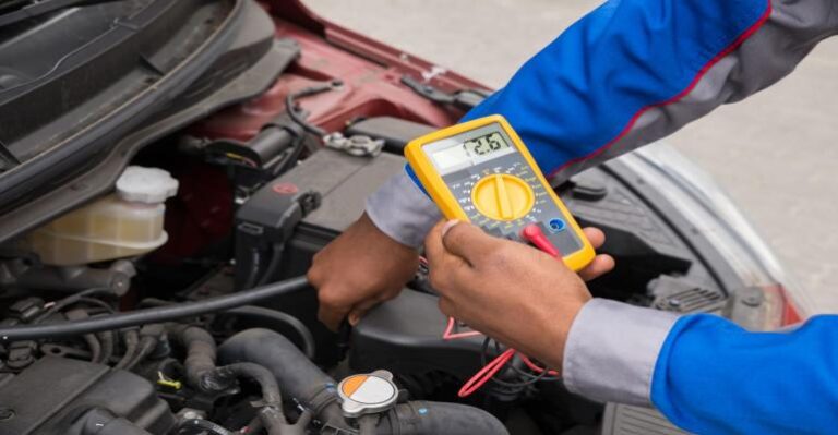 L’augmentation du contenu électronique transforme les automobiles en un labyrinthe de tests